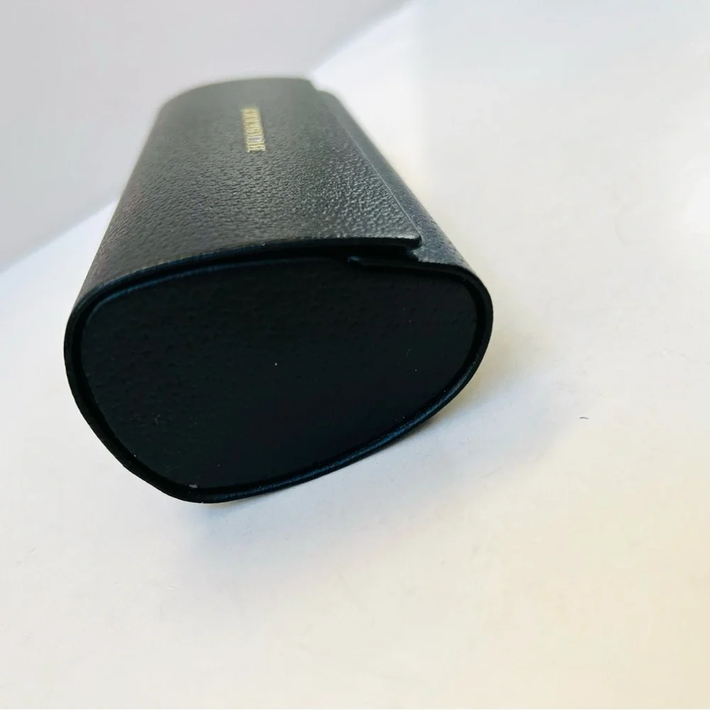 Burberry Glasses Case Never Used. Perfect Condition - Picture 3 of 5